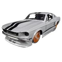 Maisto Design Classic Muscle 1967 Ford Mustang GT 1:24 Scale Grey 31094