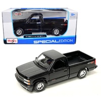 Maisto Special Edition 1993 Chevrolet 454 SS Pick-up 1:24 Scale Diecast Vehicle 32901