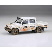 Para64 1:64 2014 Toyota Land Cruiser LC79 UN MINUSCA Off Road Effect LHD Diecast Model Car PA-55687