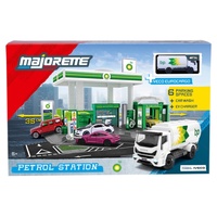 Majorette BP Petrol Station + 1 Vehicle Gift Set MJ77177