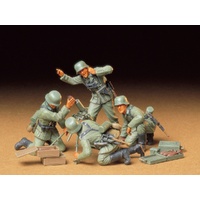 Tamiya 1:35 Military Miniatures German Infantry Mortar Team Model Kit 35193