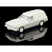 DDA Collectibles Holden Sandman Panelvan Plastic Model Kit 1:24 Scale DDA507