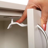 Dreambaby Dual Action Adhesive Double Locks 2pc F147