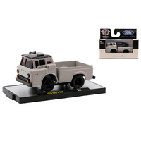 M2 Machines Auto-Thentics 1970 Ford C-600 1:64 Scale R72 22-29