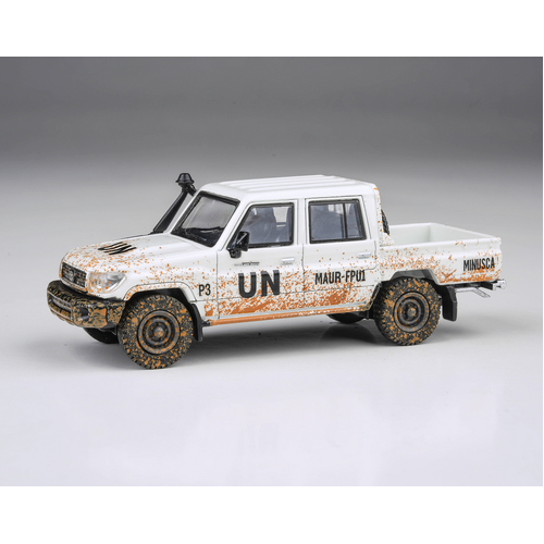 Para64 1:64 2014 Toyota Land Cruiser LC79 UN MINUSCA Off Road Effect LHD Diecast Model Car PA-55687