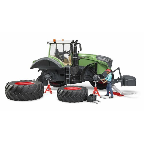 Bruder Fendt 1050 Vario with Mechanic & Gadgets 1:16 scale 04041