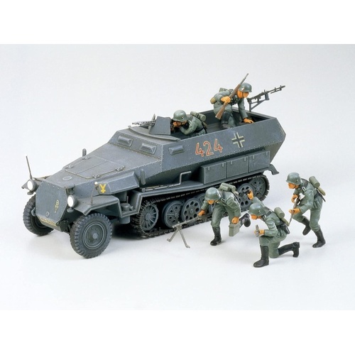 Tamiya Plastic Model Kit German Hanomag Sdkfz251/1 1:35 scale 35020