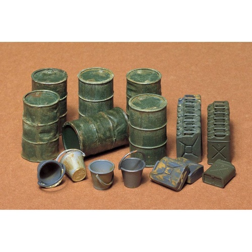 Tamiya 1:35 Military Miniatures Jerry Cans Set Set 35026