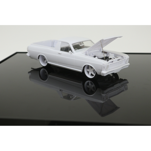 DDA XW Custom Falcon Ute 1:24 Scale Model Kit DDA247K