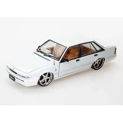 DDA VL Holden Calais Custom WHITE 1:24 Scale Diecast Vehicle DDA706