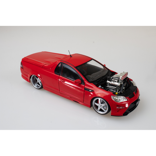 DDA 1:24 Red Supercharged Holden VF Maloo GTSR Custom Ute Diecast Vehicle DDA031