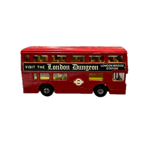 Matchbox Superkings K-15 Bus The London Dungeon