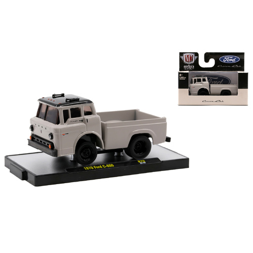 M2 Machines Auto-Thentics 1970 Ford C-600 1:64 Scale R72 22-29