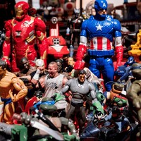 Action Figures & Figurines